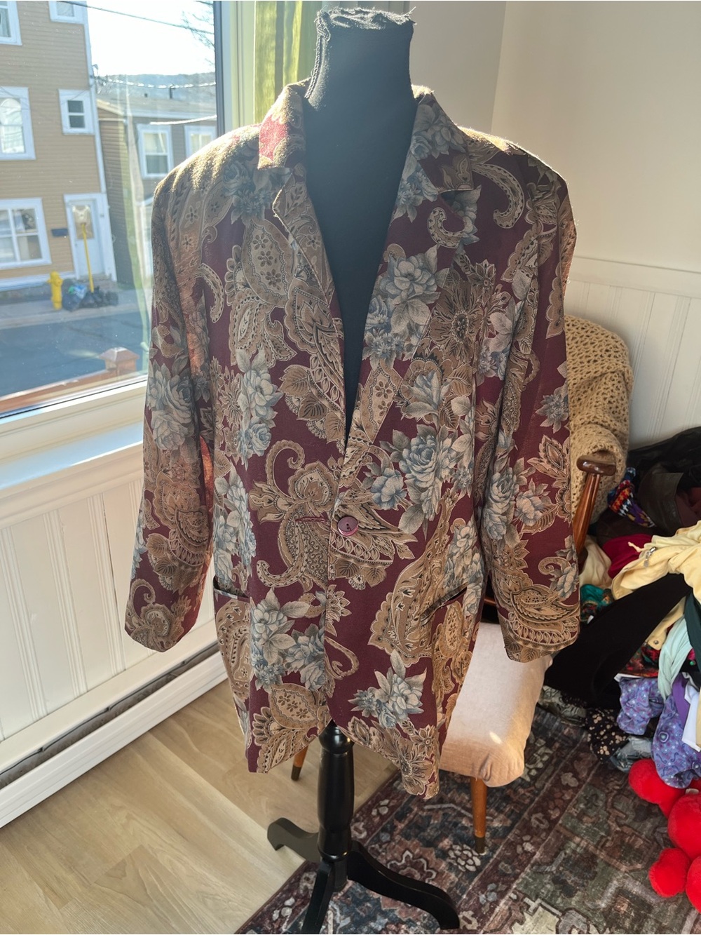 Women’s beautiful Vintage Paisley Floral Blazer jacket in Burgundy lightweight